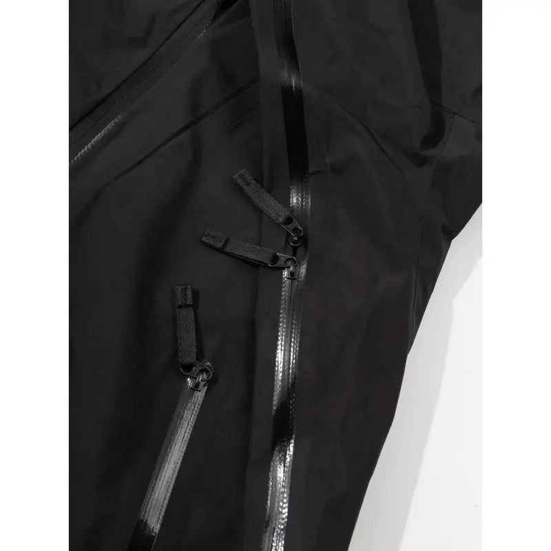 Black windproof waterproof hooded coat, tear-resistant fabric, tailored cut, multiple zip storage pockets, rain shell for hiking and camping