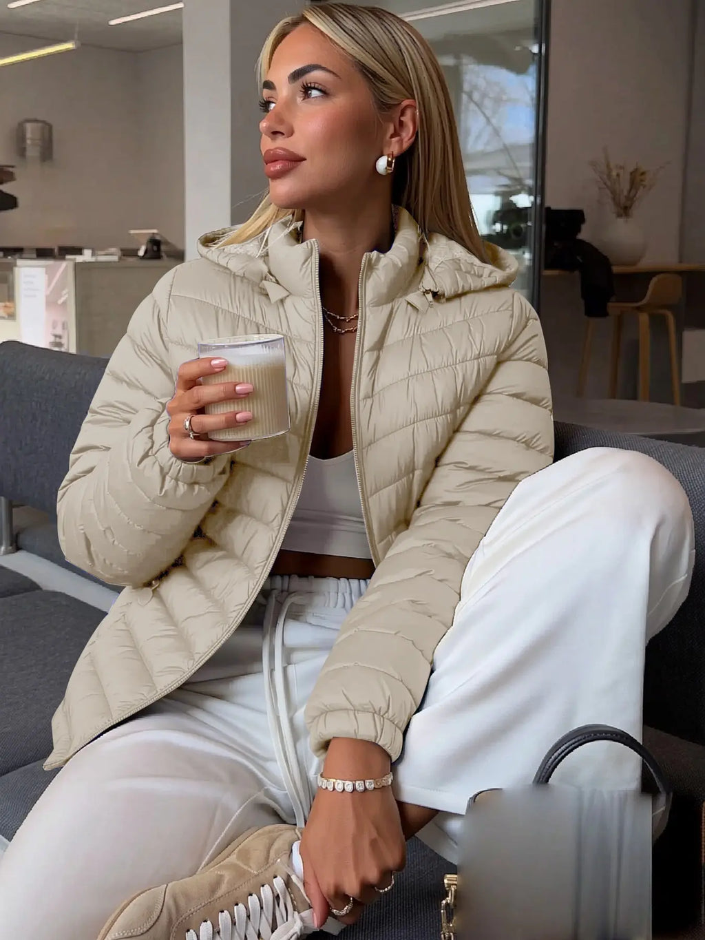 Women's Winter Lightweight Quilted Jacket Outerwear, Casual Fitted Design with Zipper, Plain Pattern, Perfect for Daily Commute and Fall/winter Wear
