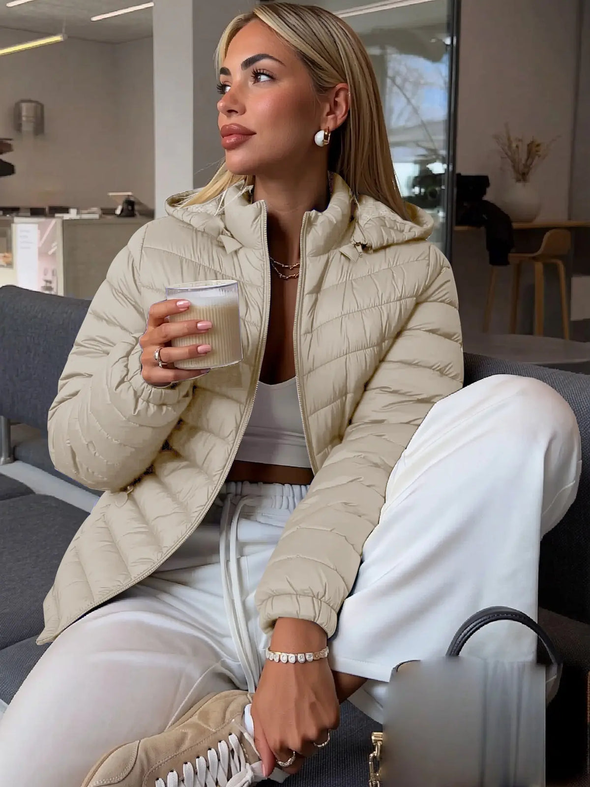 Women's Winter Lightweight Quilted Jacket Outerwear, Casual Fitted Design with Zipper, Plain Pattern, Perfect for Daily Commute and Fall/winter Wear