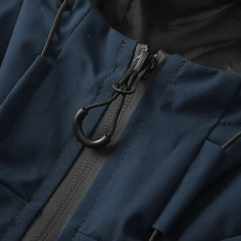 Men’s softshell lightweight windproof hooded jacket with drawstring design, sporty casual style, large front pocket, side zip closure, suitable for spring and autumn, back to school season outfits, long sleeve version ideal for outdoor wear in spring