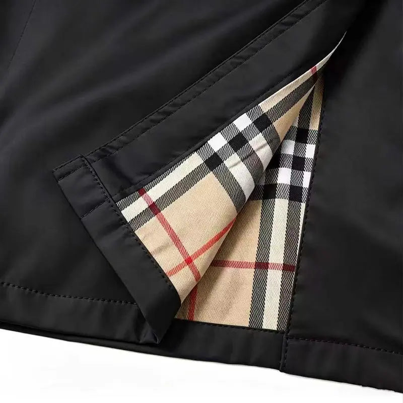 Women’s fashionable cape coat—double-breasted long design with a lapel collar and plaid pattern, featuring an adjustable waist belt that cinches the figure; classic British-style outerwear suitable for everyday commuting, office wear, travel, and ...