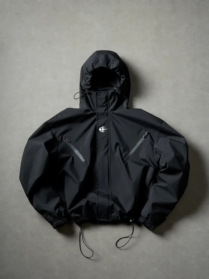 Men’s Black Functional Hooded Jacket – Windproof Outerwear with Printed Branding, suitable for streetwear, urban commuting, outdoor activities, and everyday casual wear