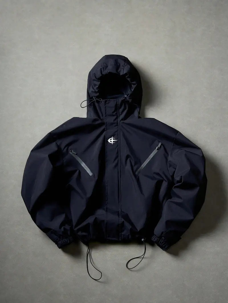 Men’s Black Functional Hooded Jacket – Windproof Outerwear with Printed Branding, suitable for streetwear, urban commuting, outdoor activities, and everyday casual wear