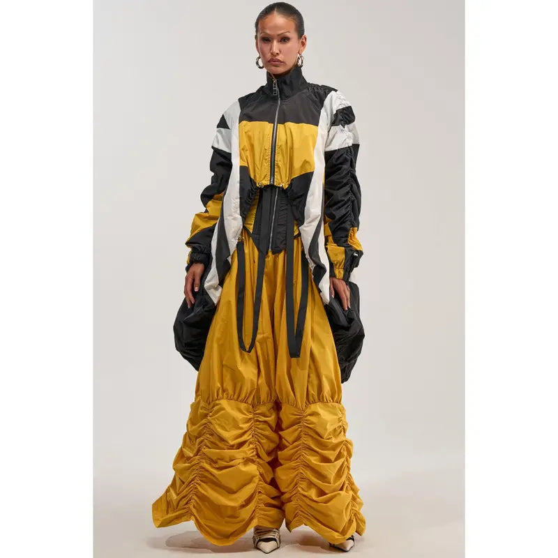DON'T MIND ME HIGH LOW WINDBREAKER IN YELLOW